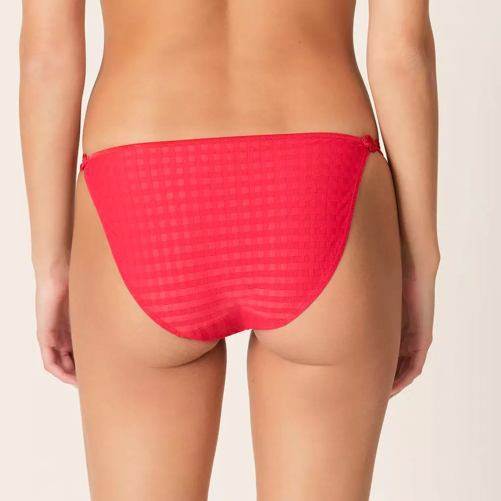 Avero String Bikini | Scarlet