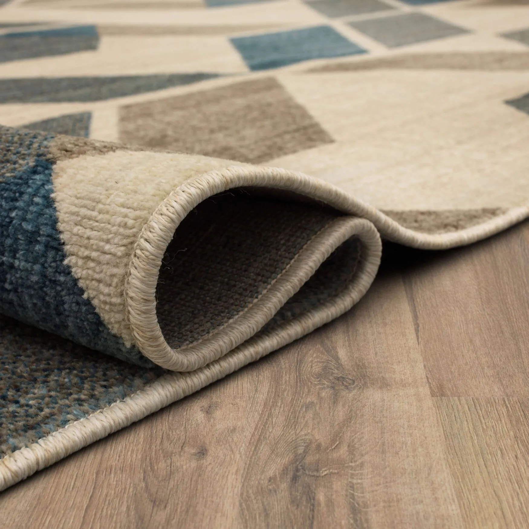 Rimto Area Rug