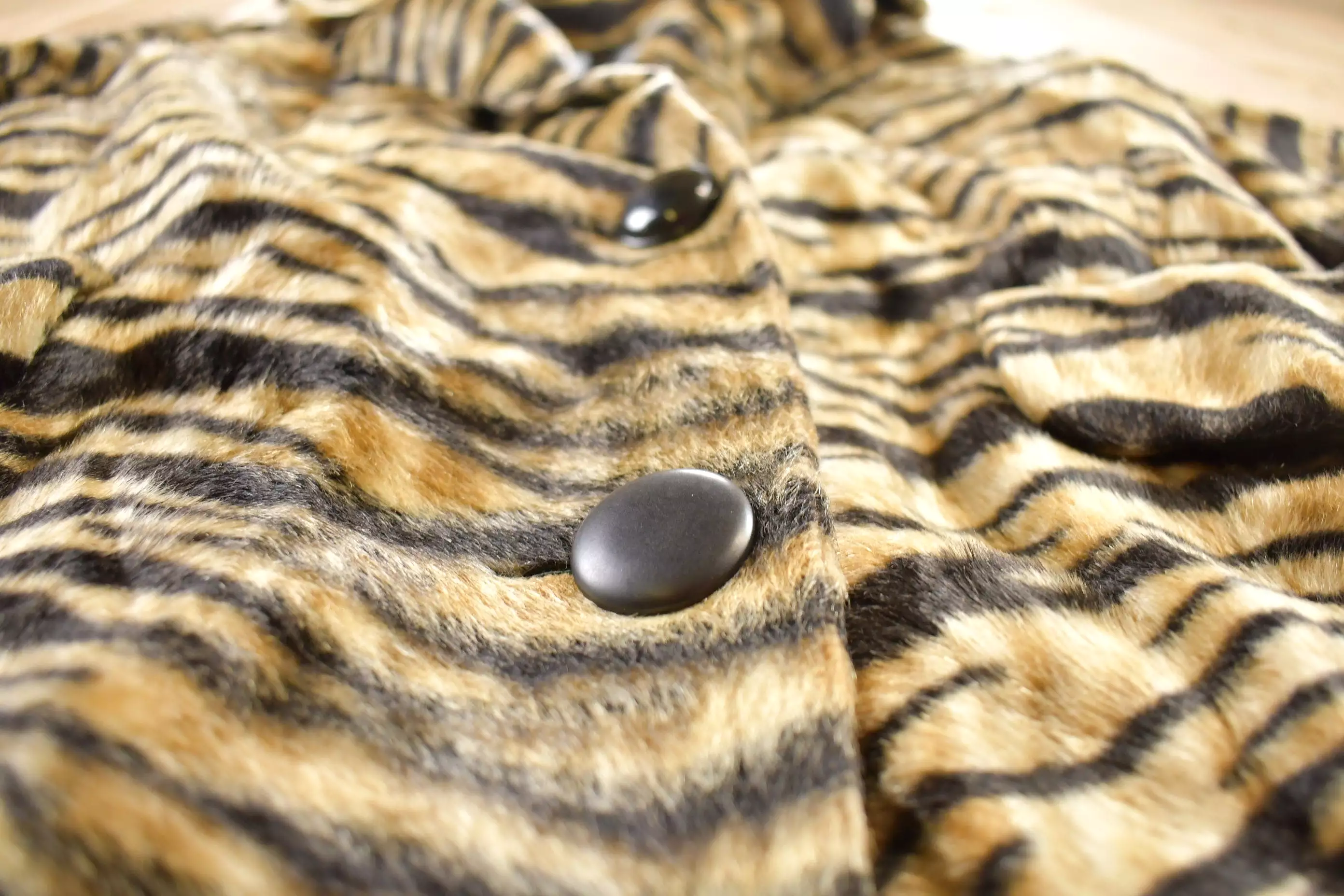 Vintage 1970s Leopard Print Fur Coat / Winter Outerwear / Streetwear / Full Length / True Vintage/ Silk Liner