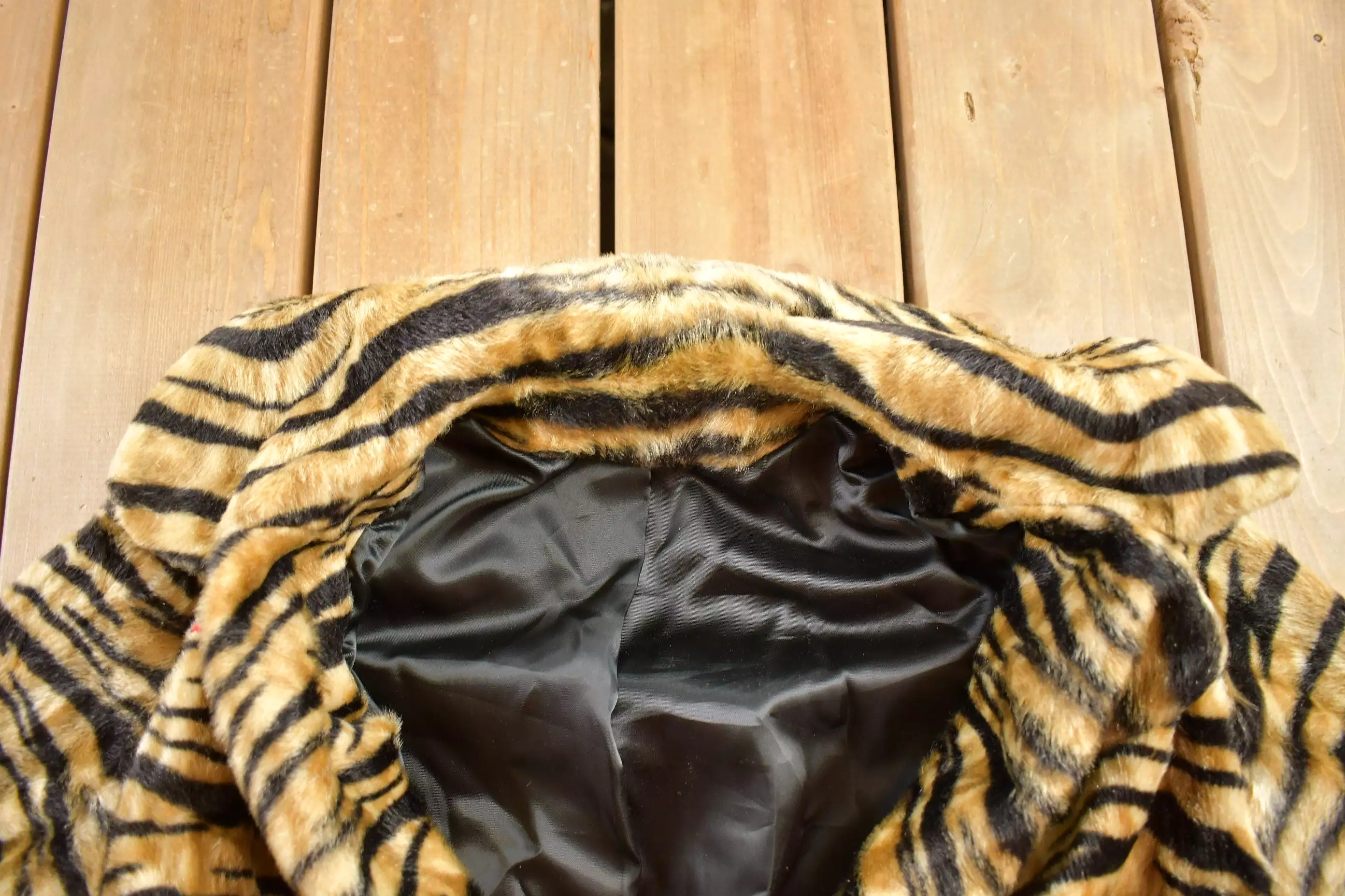 Vintage 1970s Leopard Print Fur Coat / Winter Outerwear / Streetwear / Full Length / True Vintage/ Silk Liner