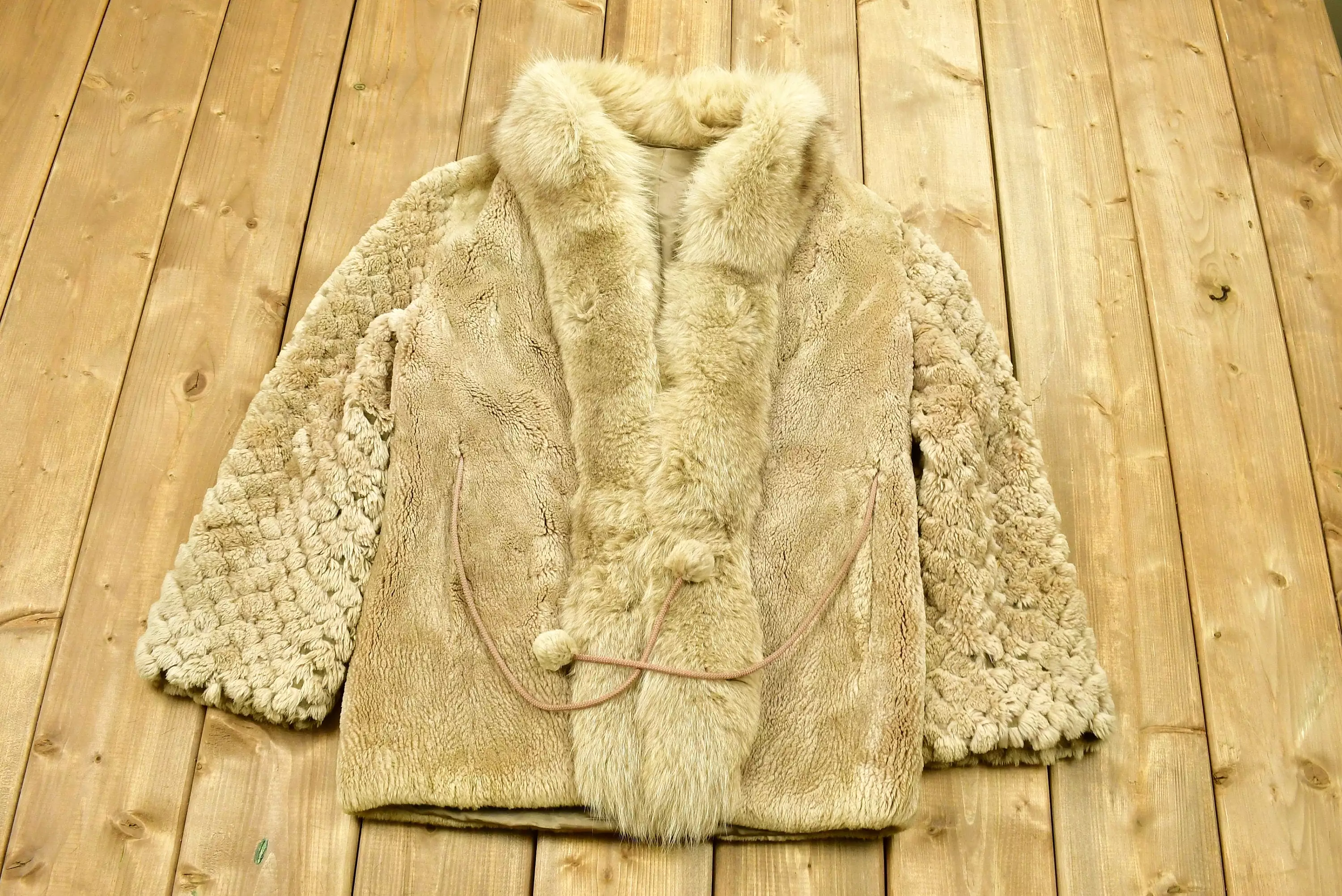 Vintage 1970's Sheered Silver Fox Fur Coat / Winter Outerwear / Streetwear Fashion / Winter Wear / True Vintage